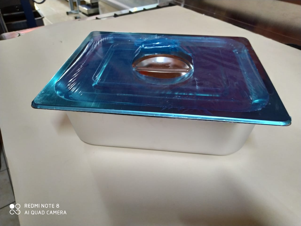 BANDEJA (Inox 4 kilos 33*27*10cm)